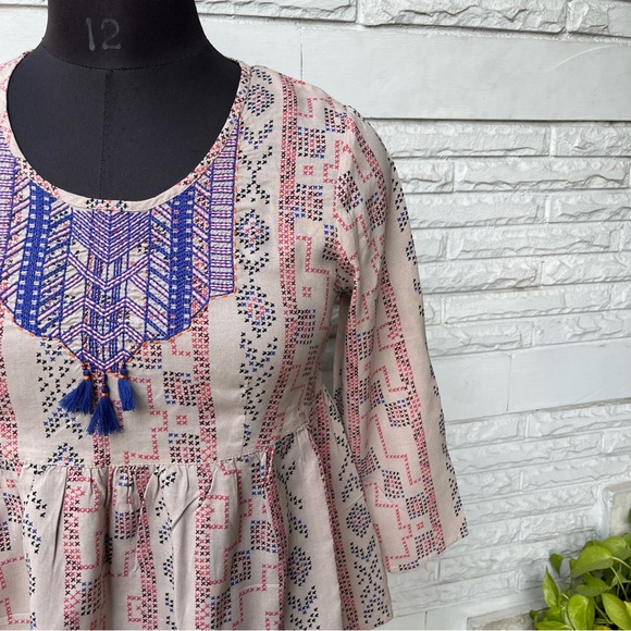 NWOT Embroidered Boho Peplum Top - Picture 4 of 6